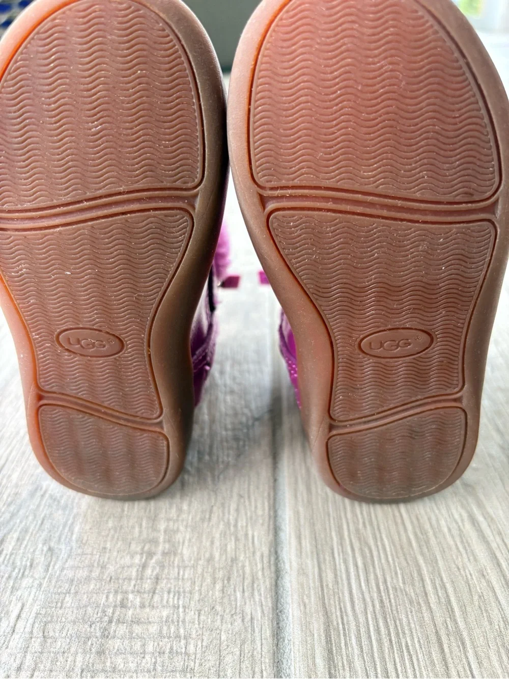 UGG Australia Gemma Patent Leather Magenta Boots Rhinestone Toddler Size 8.5